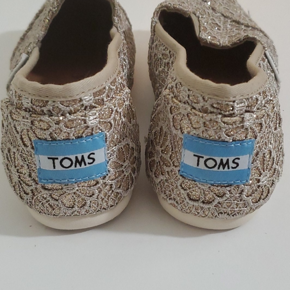 🆕️ TOMS Gold Glitter Crochet Alpargata - Picture 7 of 10